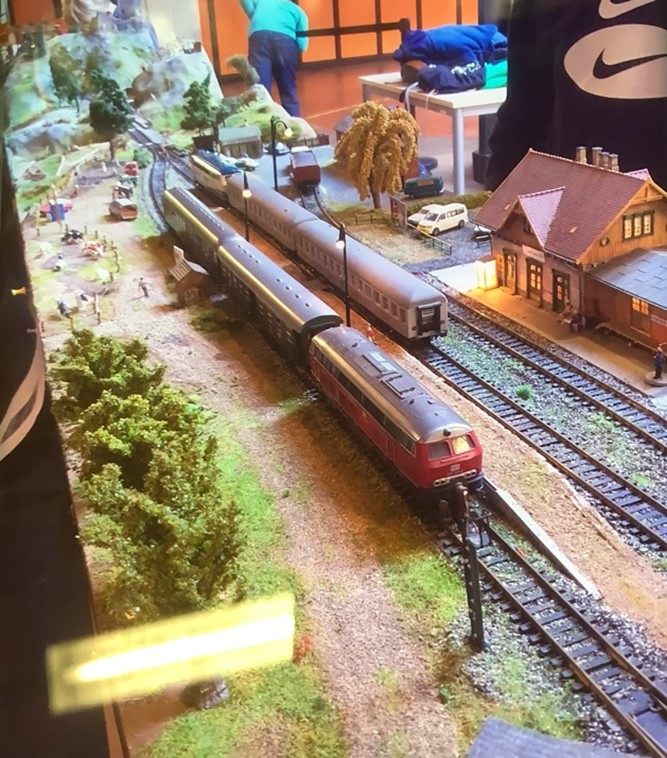 2024_11_18_Bahn2.jpg