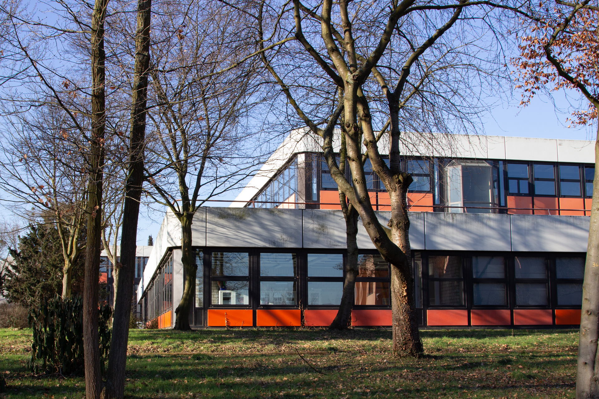 Schule Außenbereich 1