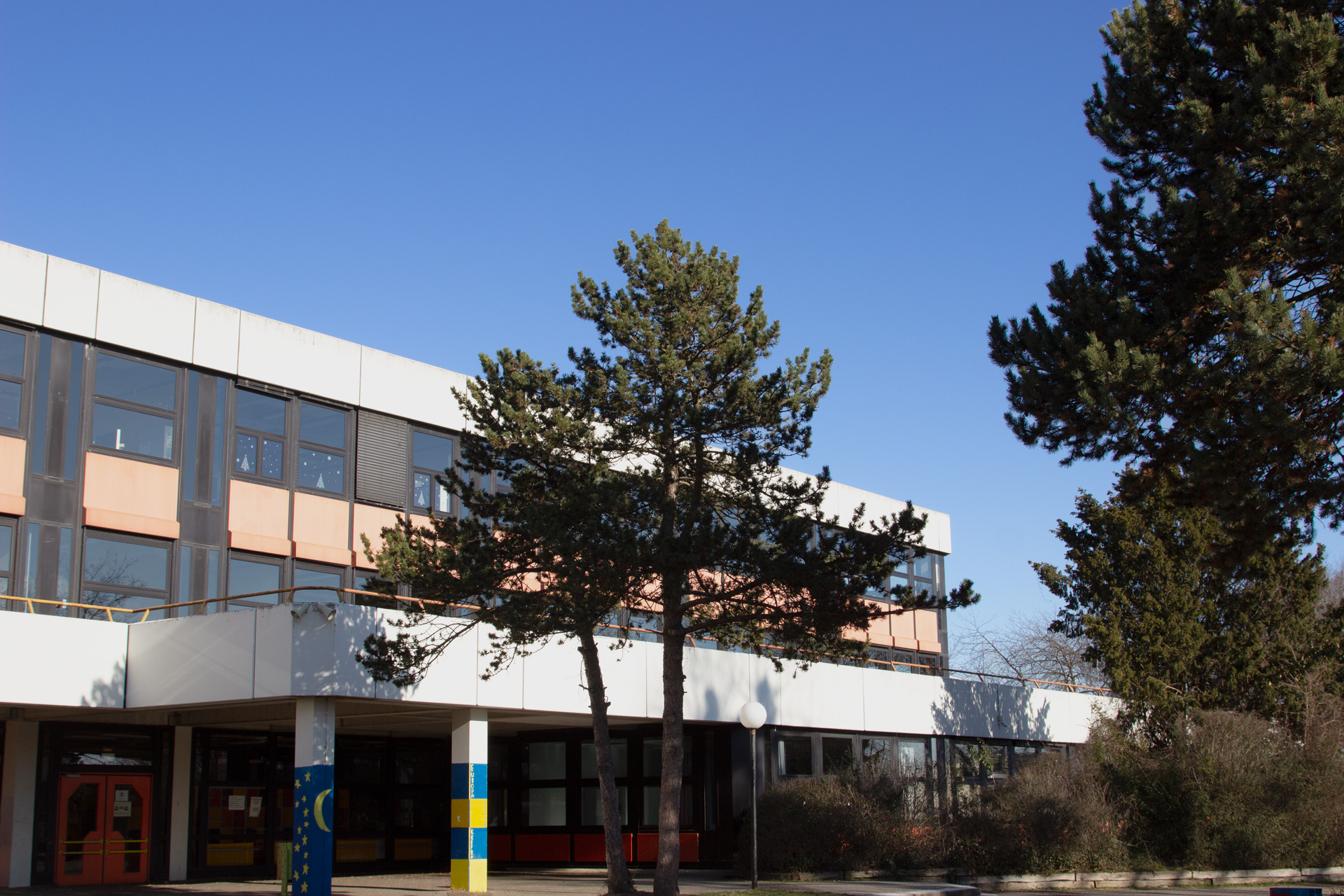 Schule Außenbereich 6